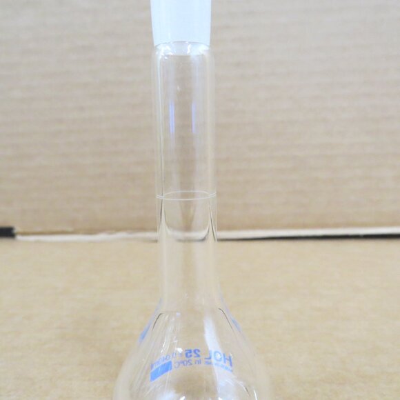 HOL Hands On Labs 25 mL +/- 0.04 mL Glass Volumetric Flask No Stopper - Picture 5 of 6